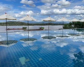 Siam Triangle Hotel Chiang Sean - Chiang Saen - Piscina