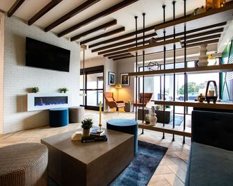 Hotel Denim - Greensboro - Lobby