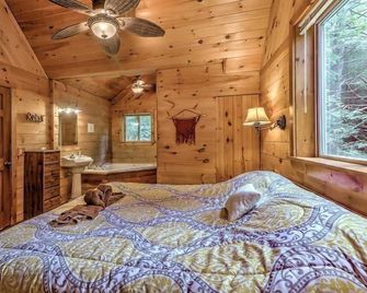 Magnolia Streamside Resort - Canadensis - Bedroom