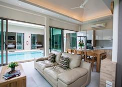 Areeca Private pool villas - Choeng Thale - Living room