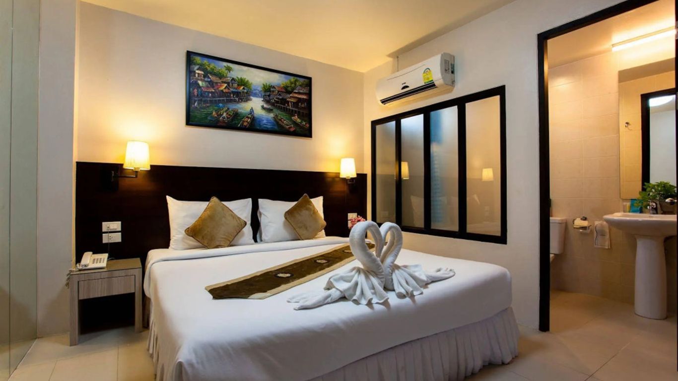 芭東懷特酒店 - 巴東