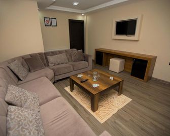 Yayla Hotel - Uzungöl - Sala de estar