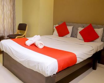 Hotel Mansi - Vapi - Bedroom
