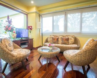 تي إل ريزيدانس - شيانج ماي - غرفة معيشة