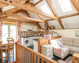 Oak Cottage - Truro - Kitchen