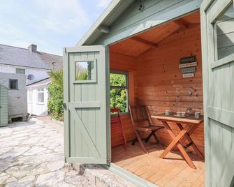 Bowman's Cottage - Isle of Portland - Patio