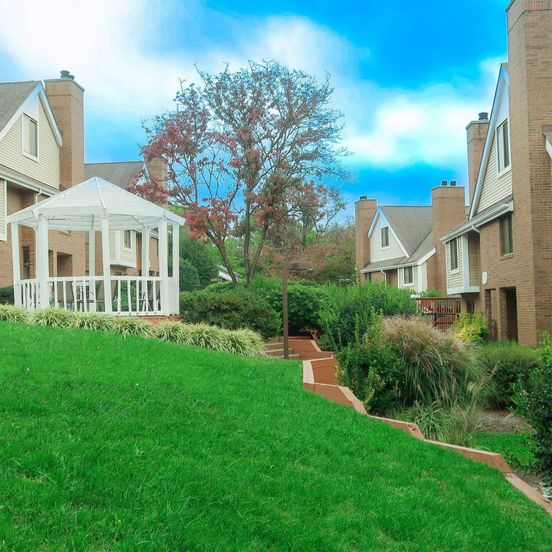 Outdoors view view of Tysons Corner Suites, A Baymont by Wyndham