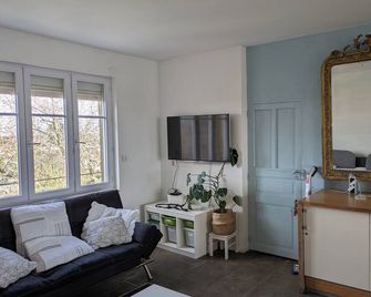5 minutes from puy du fou / large gite with 45m2 living room and games room - Chambretaud