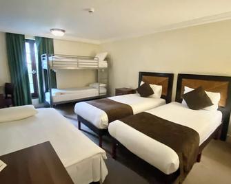 Europa Gatwick Hotel & Spa - Crawley - Bedroom