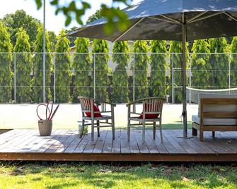 Mcdaniel House Heritage House With Pool And Tennis Court Stra6725qiihtw68 - Broome - Patio