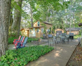 Steps To Chautauqua Lake Cozy Cottage Wi - Mayville - Patio
