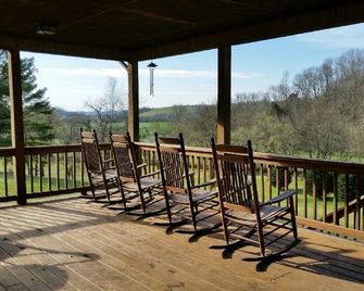 Nature's Paradise on 125-Acre Private Estate - Pulaski - Балкон