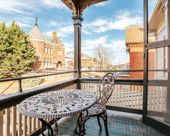 The Shenandoah Suite - Staunton - Balcony