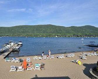 Marine Village Resort - Lake George - Pantai