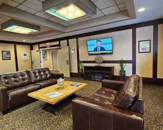 The George Dawson Inn & Conference Centre - Dawson Creek - Lounge