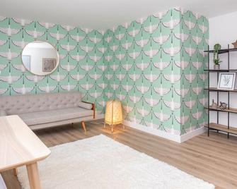James' Place at The Taff - Merthyr Tydfil - Living room
