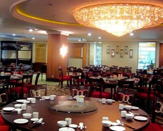 Emerald Garden International Hotel - Medan - Restaurant