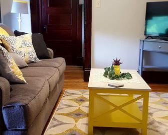 Your Sunny Home Away From Home - Wells River - Sala de estar