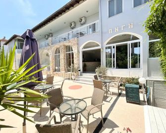 Hotel Pighi - Kriopigi - Patio