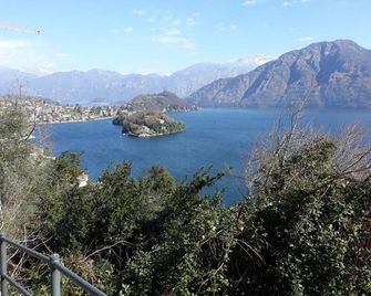 Hotel San Marino - Laglio - Außenansicht