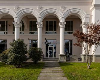 Le Port Apart Hotel - Batumi - Building