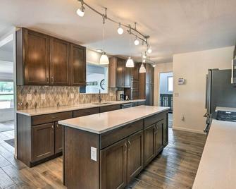 Upscale Sun City Home on South Golf Course - Sun City - Kitchen
