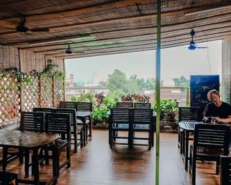 Hotel Saniya Palace - Agra - Restaurant
