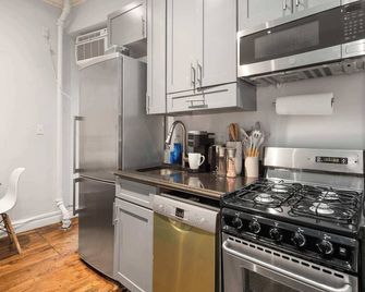 Trendy Nolita Stay | Walk to SoHo & Little Italy - ניו יורק - מטבח