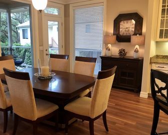 Luxury on the Suwannee - Old Town - Dining room