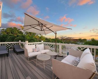 Luxury 2br 2.5ba Villa W/Pool & Harbour Views - Governor’s Harbour - Balcony