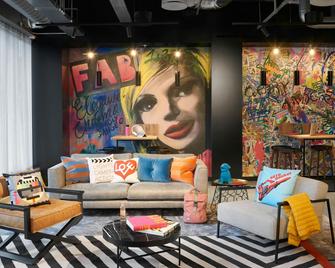 Moxy Slough - Slough - Restaurante