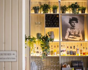 Kuursaal Guesthouse - Kuressaare