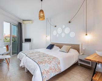Mrs Chryssana Beach Hotel - Platanias - Bedroom