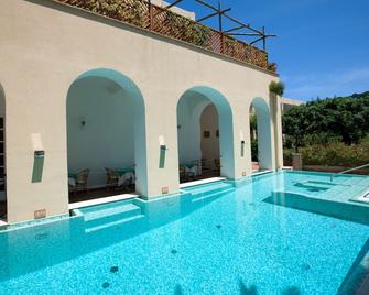 Hotel Villa Sarah - Capri - Piscina