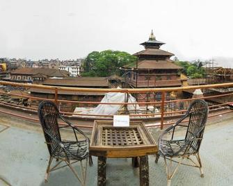 Heranya La:ku - Lalitpur - Balkón