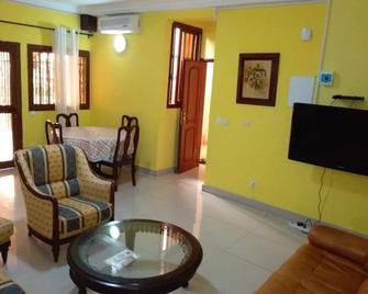 Chic appartement meublé de Bonamoussadi - Duala - Sala de estar