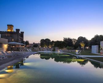 Vinilia Wine Resort - Manduria - Piscina