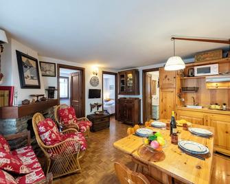 Graceful Apartment In Courmayeur - Happy Rentals - Courmayeur - Living room