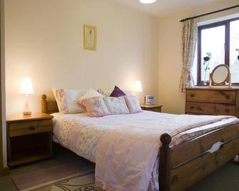 Nethercote Cottage, Kingsize bed, Seven Springs Cottages - Cheltenham - Bedroom