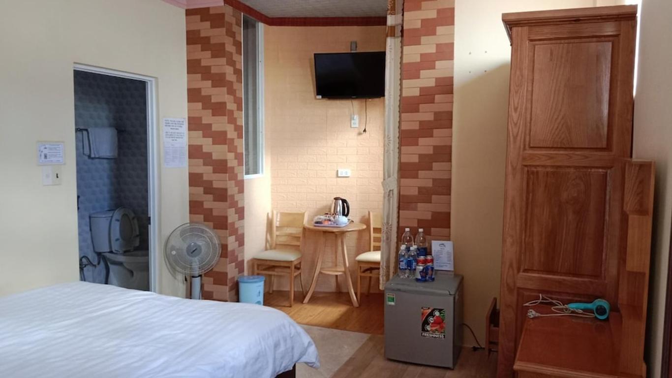 Nón Lá Guest House