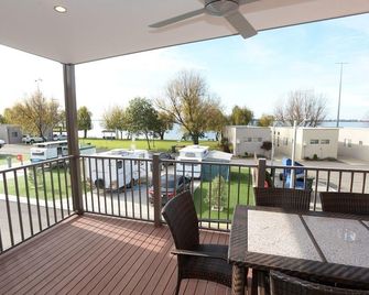 Ski Club Holiday Park - Mulwala - Balcony