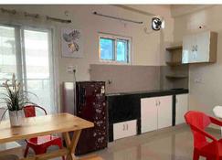 Happy Homes- Decent Airy & Comfortable Ac 2bhk - Hyderabad - Cocina