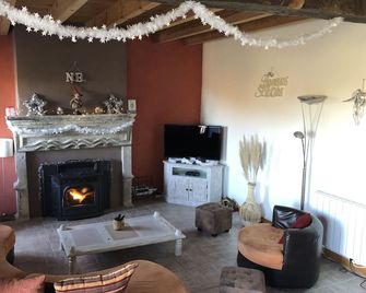18th century 3-star farmhouse - Private pool and garden - Lagorce - Living room
