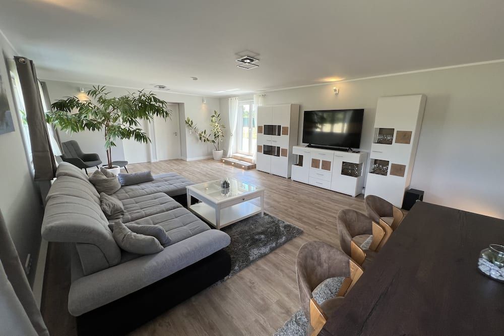 Bungalow 4 Schlafzimmer 8 Personen Parkplatz Grundstück Garten - לייפציג - סלון