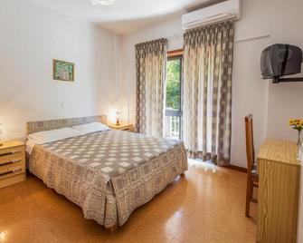 Pereira Hostel & Guesthouse - Fátima - Bedroom