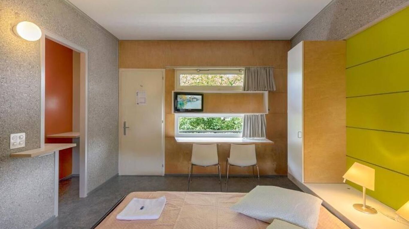 Lausanne Youth Hostel Jeunotel
