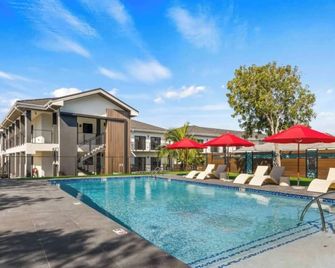 Luxury 1Bbr 1Bath Condo in Westbay, Arza Hideaway - West Bay - Piscina