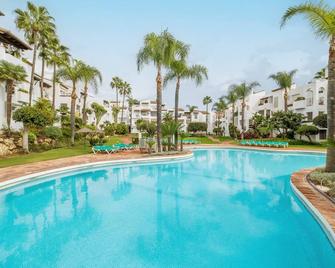 Costalita Corner Apartment - Estepona - Uima-allas