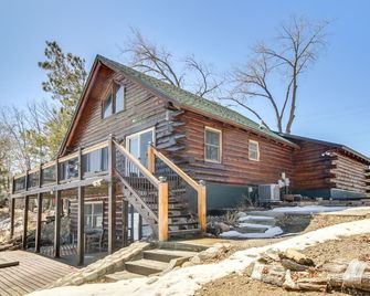 Lakefront Park Rapids Cabin with Decks and Boat Dock! - Park Rapids - Building