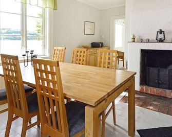 5 Person Holiday Home in Mariefred - Mariefred - Dining room